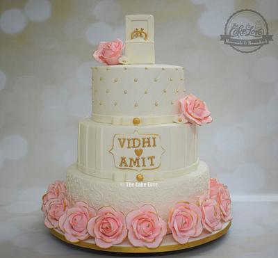 Bed of roses wedding cake - Cake by The Cake Love by Hiral Desai