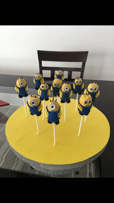 Minion cakepops - Cake by Rhona