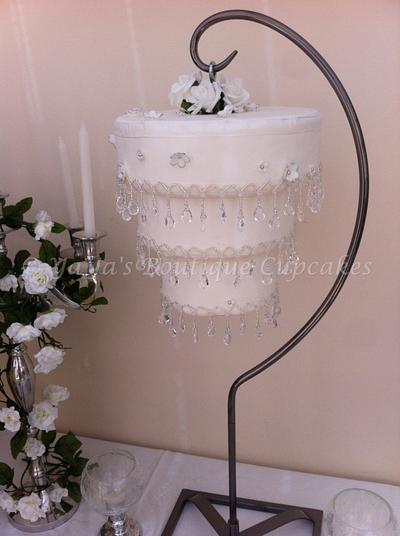 Hanging Chandelier cake - Cake by YaYa's Boutique Cupcakes