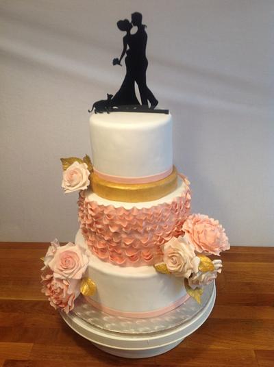 Ruffly wedding cake - Cake by Lynne