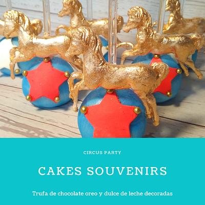 Popcakes con caballitos - Cake by Claudia Smichowski