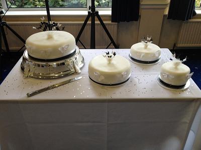 wedding cake  - Cake by Danielle