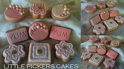 first attempt at brush embroidery biscuits! phew :) - Cake by little pickers cakes