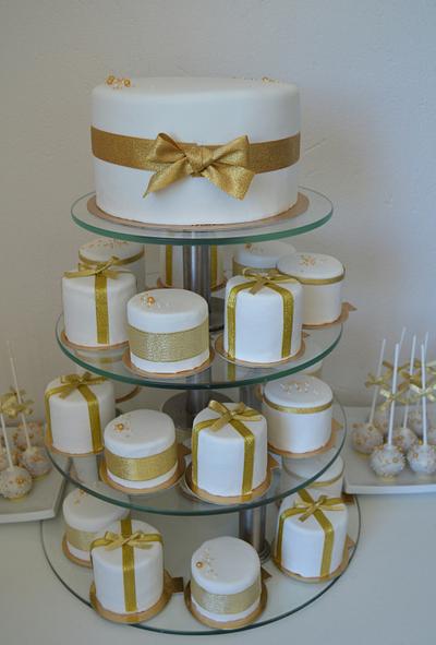 cake and mini cakes - Cake by SaldiDiena