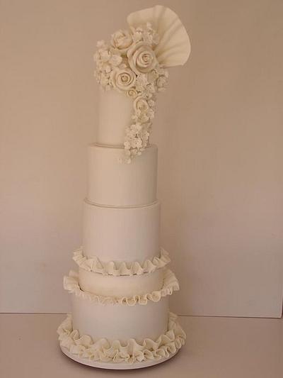 Wedding flare - Cake by Louisa Massignani