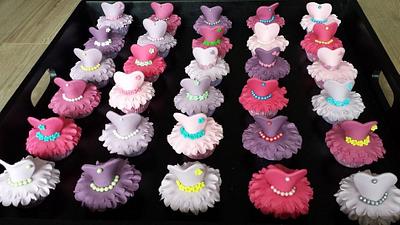 Dress cupcakes - Cake by Biby's Bakery