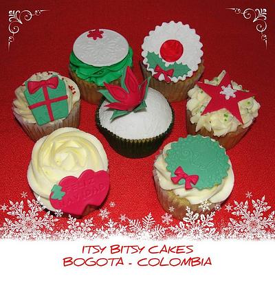 CHRISTMAS CUPCAKES - Cake by Itsy Bitsy Cakes