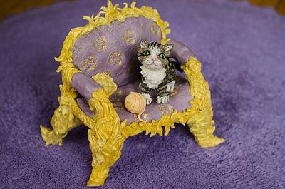 Kitten on a Victorian sofa - Cake by Sweet Art decorations