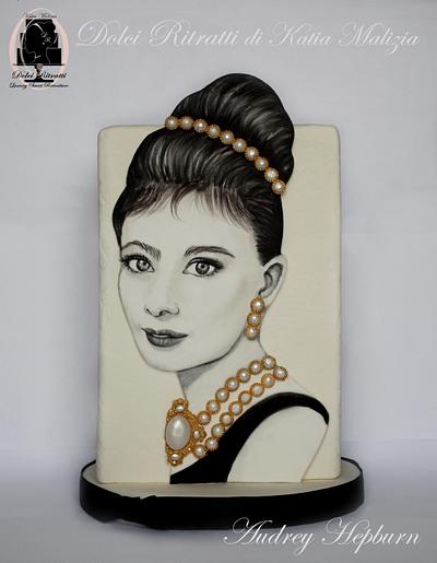 Audrey Hepburn Portrait Cake - Cake by Katia Malizia 