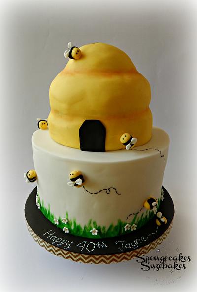 Beehive Cake - Cake by Spongecakes Suzebakes