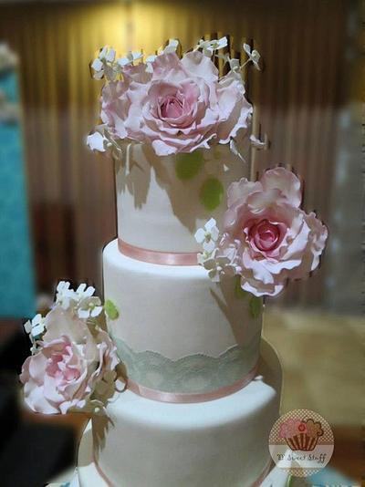 Vintage Lace & Roses - Cake by dsweetstuff