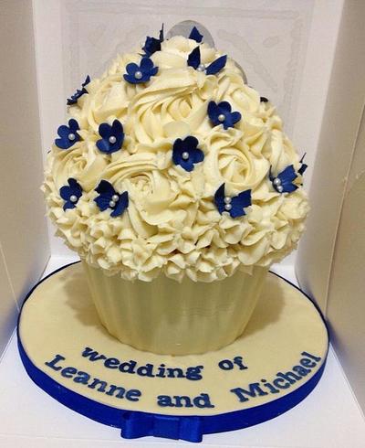 Wedding giant cupcake  - Cake by SweetDelightsbyIffat