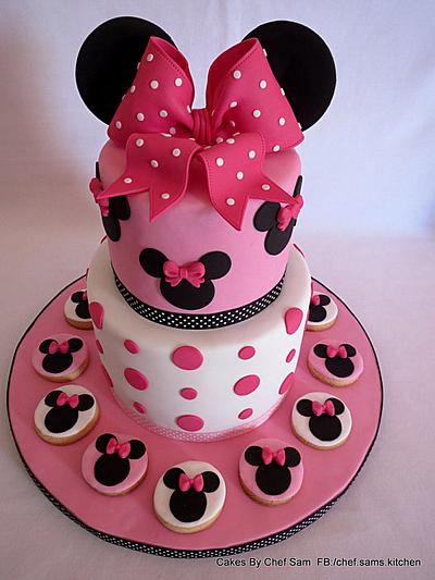 Minnie ears with Biscuits! - Cake by chefsam