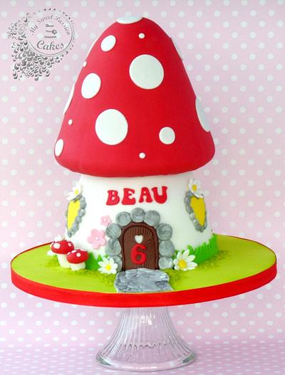 Red Mushroom  - Cake by Beata Khoo