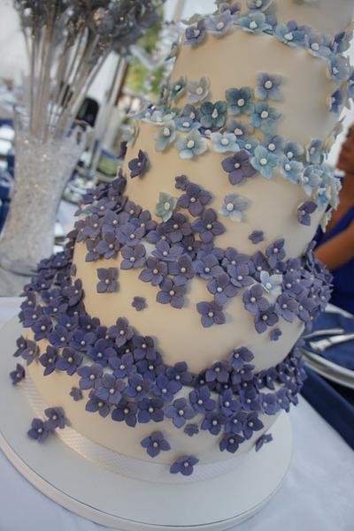 Hydrangea wedding cake  - Cake by Maja Brookes