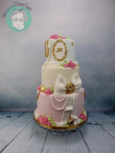 Vintage wedding cake - Cake by DeOuweTaart