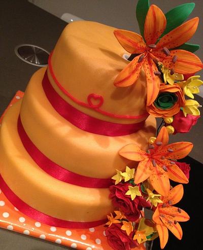 Wedding cake with sugar flowers - Cake by marieke