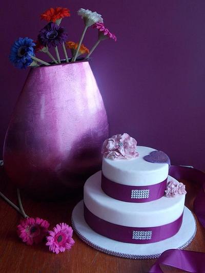 Flower and Bling wedding cake - Cake by CupNcakesbyivy