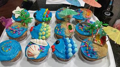 Beachy cupcakes - Cake by JShaner