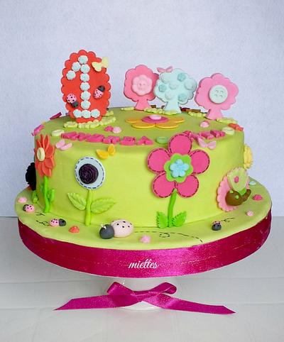 Flowers, Buttons & more ... - Cake by miettes