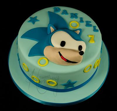 Sonic! - Cake by Sweet Harmony Cakes