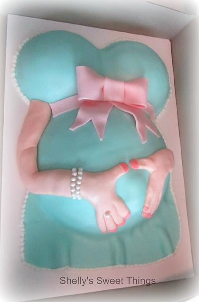 Baby bump - Cake by Shelly's Sweet Things