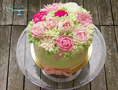 Buttercream flowers - Cake by Sweet Janis