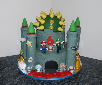 Mario Bowser's castle  - Cake by Krazy Kupcakes 