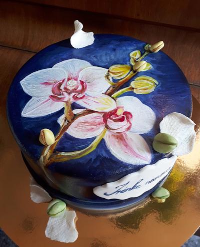 Handpainted beauty - Cake by Fatiha Kadi