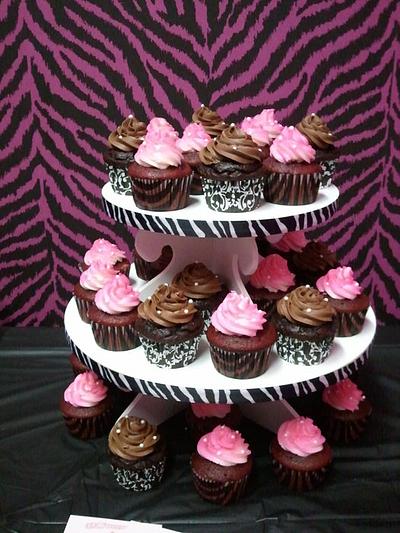 Red Velvet and Devils Food Cupcakes - Cake by Elena Z