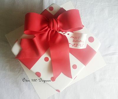 Gift box - Cake by Oven 180 Degrees