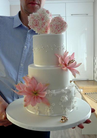 Wedding cake - Cake by lamps