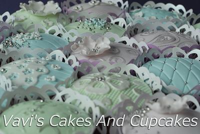 Birthday Cupcakes For Bella  - Cake by Vavi
