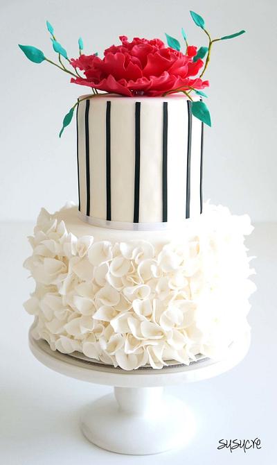Ruffles & Stripes Cake - Cake by susucre