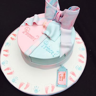Prince or Princess? - Cake by Majestic Macarons and Cakes