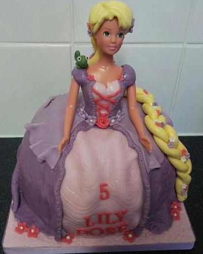 rapunzel and pascal - Cake by Terrie's Treasures 