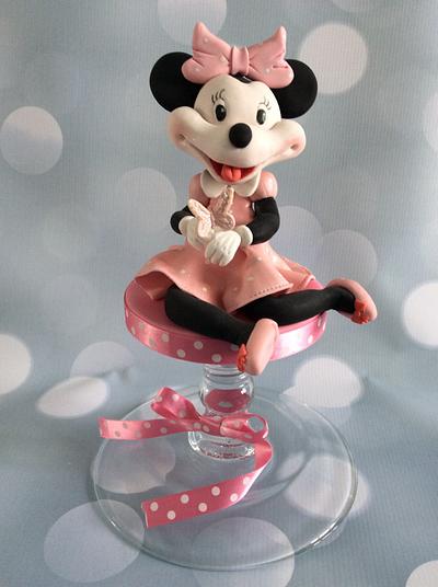 She likes Minnie Mouse and butterflies..... - Cake by Judy