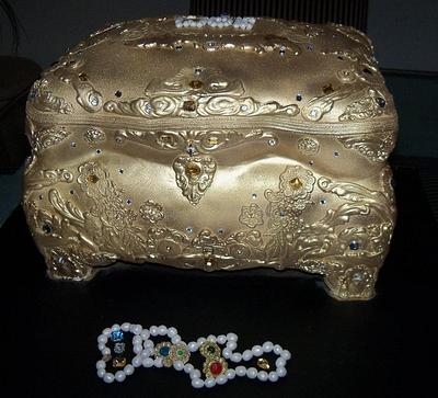antique jewlery box cake - Cake by Eva Salazar 
