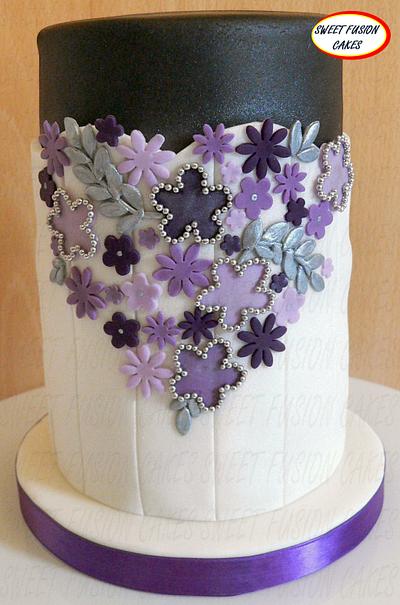 Purple flowers - Cake by Sweet Fusion Cakes (Anjuna)