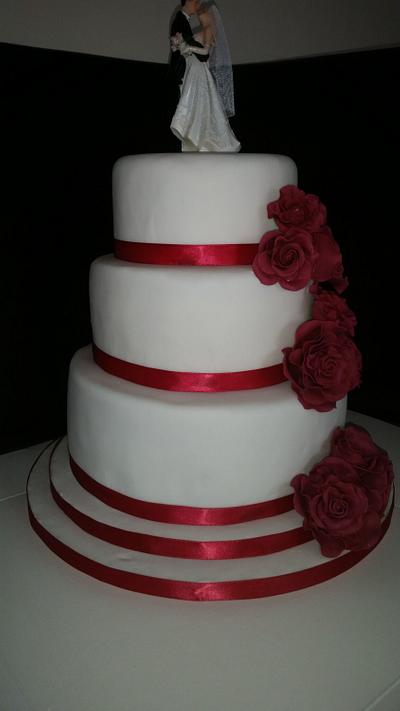 wired rose wedding cake - Cake by Yona 