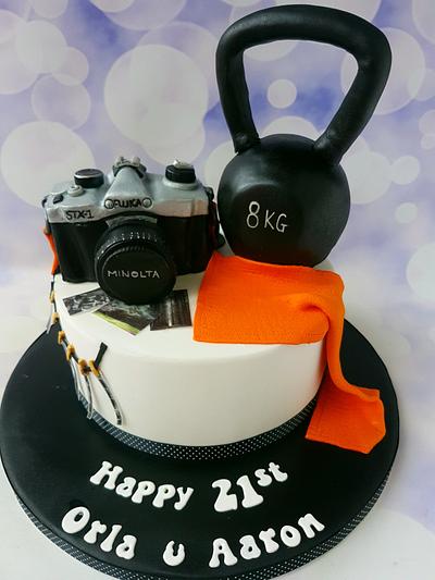 Camera and kettlebell - Cake by Jenny Dowd