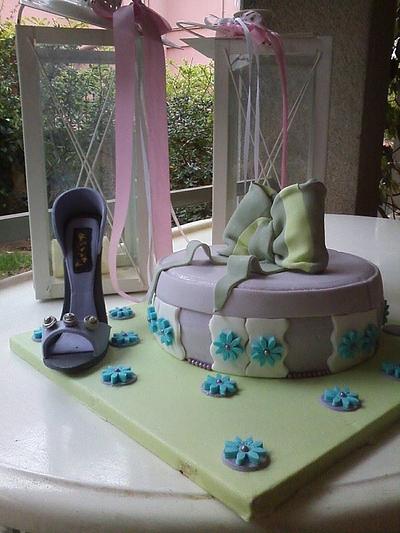 Gift box / shoe cake!! - Cake by Joanna Vlachou