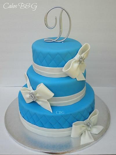 White and Blue 15th Birthday Cake - Cake by Laura Barajas 