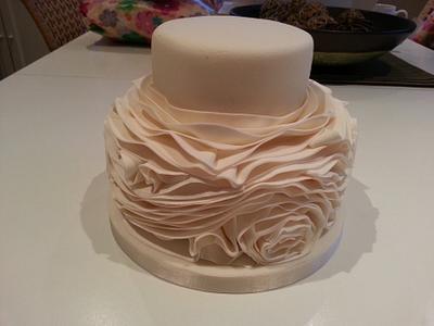 Ruffle cake - Cake by Rachel Nickson