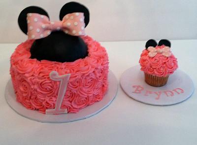 Minnie Mouse Tea Party - Cake by Cindy Casper
