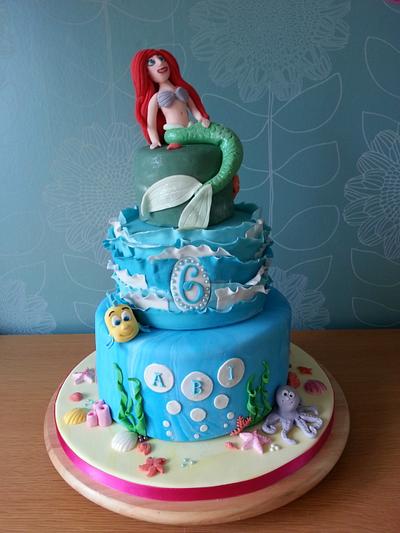 under (and over!) the sea - Cake by lisa-marie green