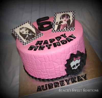 Monster High - Cake by Naturepixie