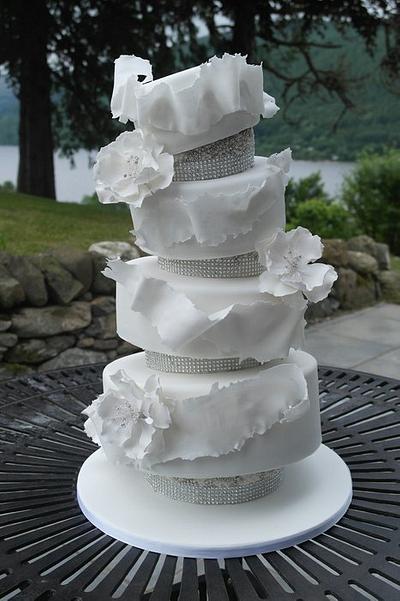 Definitely NOT a vintage Wedding cake - Cake by Lisa Wheatcroft