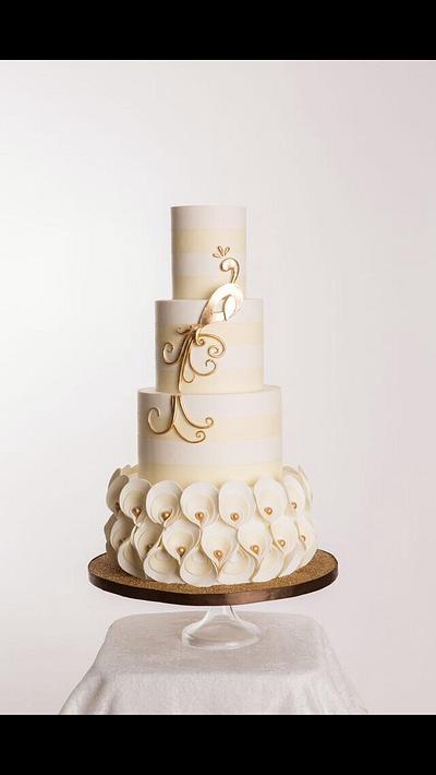 Glamour in Gold - Cake by Bryson Perkins