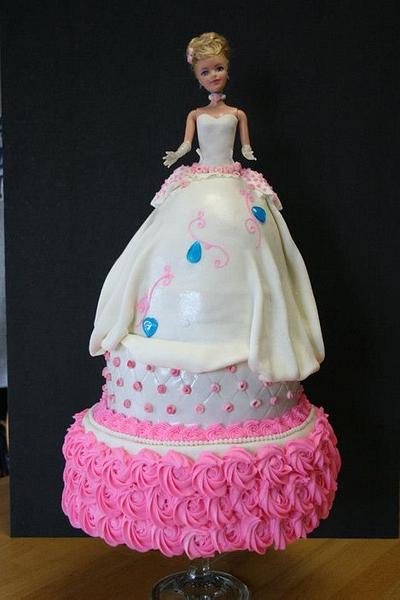 Cinderella's new dress - Cake by Lisa May